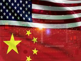 Escasez de chips y conflicto comercial entre Estados Unidos y China. crisis mundial de escasez de chips y concepto de guerra comercial entre china y estados unidos. bandera china y bandera estadounidense en el fondo del chip de computadora. Guerra comercial de chips y semiconductores. foto