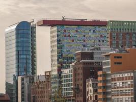 dusseldorf y el río rin foto