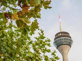 dusseldorf y el río rin foto