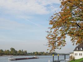 dusseldorf y el río rin foto