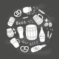 artículos de cerveza dibujados a mano en círculo. vector