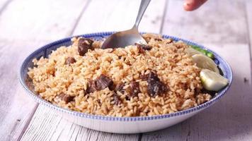 plato de arroz pilaf, casero video