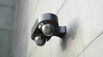caméras de surveillance montées à l'extérieur du bâtiment video