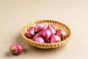 Shallots. Fresh purple shallots, food preparation photo