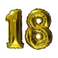 18 globos de helio número dorado fondo aislado. Globos de látex y papel de aluminio realistas. elementos de diseño para fiesta, evento, cumpleaños, aniversario y boda. foto