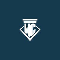 logotipo de monograma inicial wc para bufete de abogados, abogado o defensor con diseño de icono de pilar vector