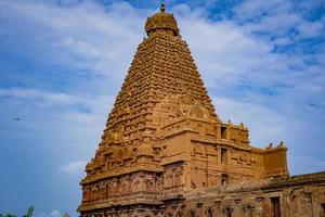 el gran templo tanjore o el templo brihadeshwara fue construido por el rey raja raja cholan en thanjavur, tamil nadu. es el templo más antiguo y más alto de la india. este templo figura en el patrimonio de la unesco. foto