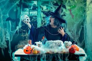 Witch Tellis Magic Words To Skull photo