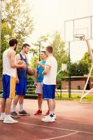 equipo soñado de jugadores de baloncesto foto