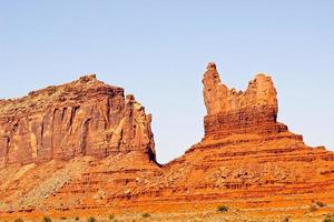 formaciones rocosas únicas en mounument valley, utah foto