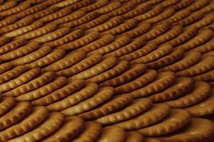 primer plano de galletas saladas foto