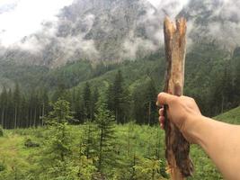 punto de vista de un excursionista en los alpes foto