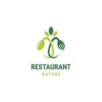 hoja de cuchara y tenedor con vector plano de plantilla de diseño de logotipo de restaurante natural