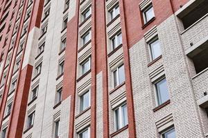 vista del edificio moderno en un paisaje de la ciudad foto