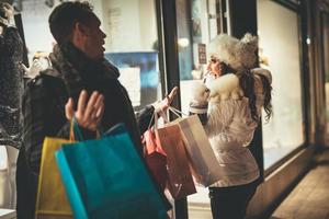 pareja de compras foto