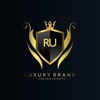 letra ru inicial con plantilla real.elegante con vector de logotipo de corona, ilustración de vector de logotipo de letras creativas.