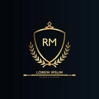 letra rm inicial con plantilla real.elegante con vector de logotipo de corona, ilustración de vector de logotipo de letras creativas.