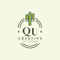 qu letra inicial vector de logotipo de cactus verde