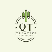 qt letra inicial vector de logotipo de cactus verde