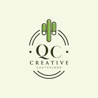 qc letra inicial vector de logotipo de cactus verde