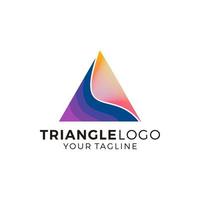 Ilustración de vector de diseño de logotipo multicolor triángulo abstracto