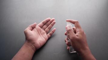 applicering hand desinfektionsmedel på tabell video
