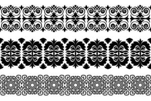 patrón de adorno adornado en blanco y negro. encaje monocromático sin costuras. patrón repetitivo sin fin. vector
