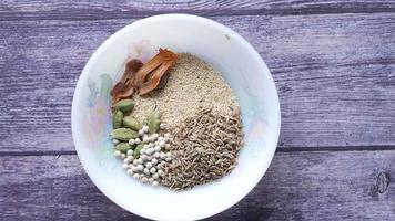 Grain and cereals on a plate, top view video