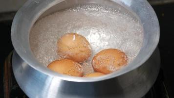 Hard boiling eggs video