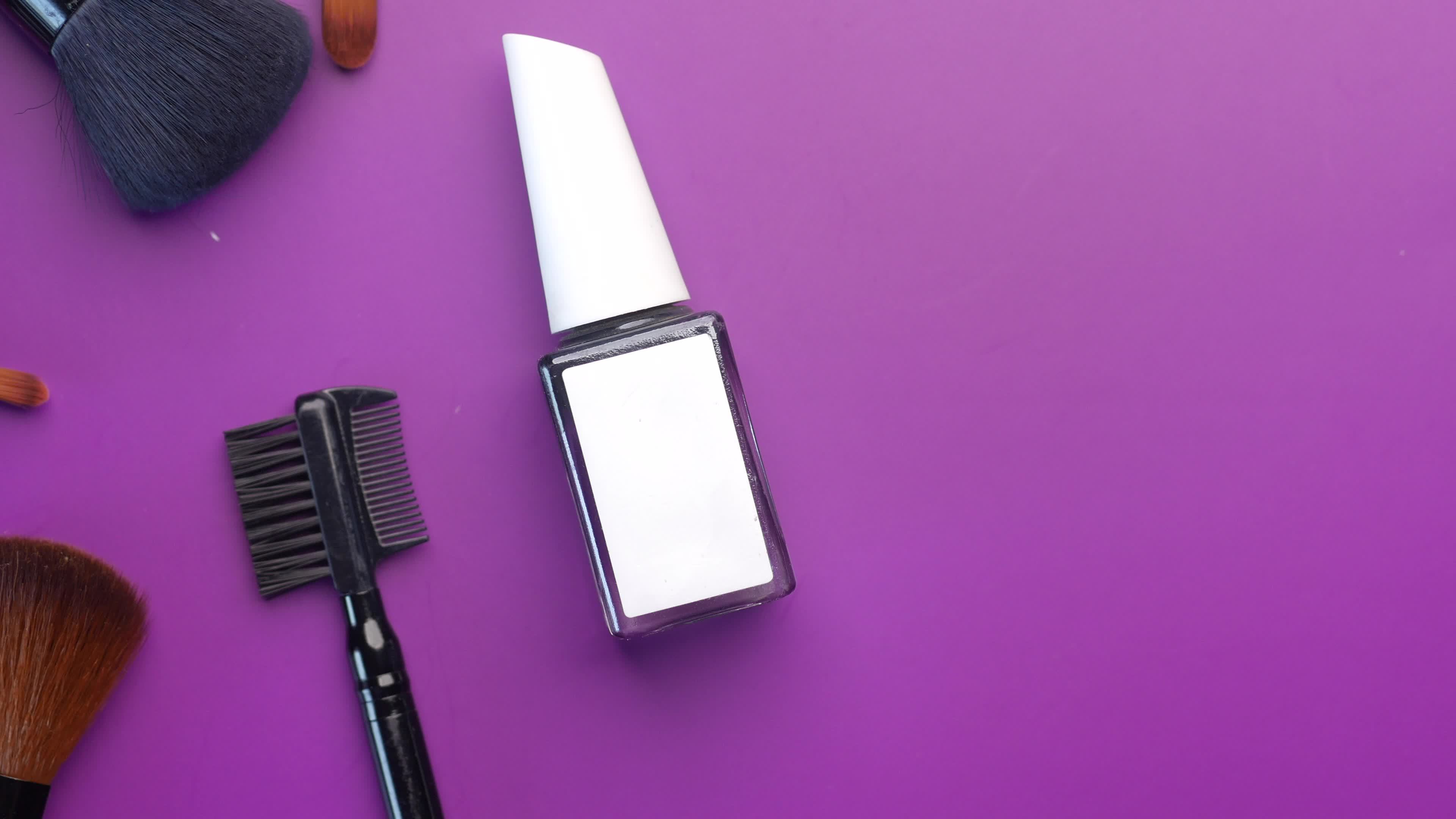 Nail polish and beauty accessories, brushes and combs 14005891 Stock