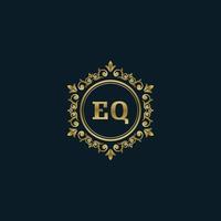 logotipo de letra eq con plantilla de oro de lujo. plantilla de vector de logotipo de elegancia.