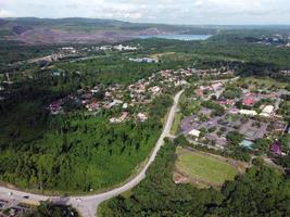 vista aérea del complejo de oficinas pt kpc. pt kaltim prima coal es la empresa productora de carbón más grande de indonesia. foto