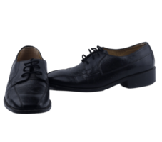 sapatos de couro pretos clássicos isolados em um fundo branco png