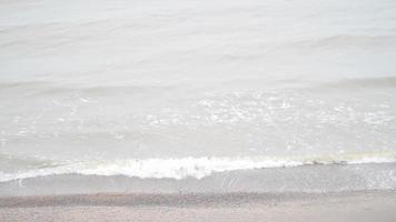Strong waves on a windy day video