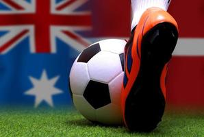 competición de copa de fútbol entre el nacional de australia y el nacional de dinamarca. foto