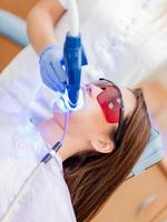 blanqueamiento dental con láser foto