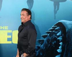 los angeles - 6 de agosto - sylvester stallone en el estreno de meg en el teatro chino tcl imax el 6 de agosto de 2018 en los angeles, ca foto