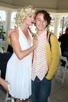 LOS ANGELES - SEP 30 - Theresa Ireland, Wyatt Oleff at the Catalina Film Festival - Filmmakers Brunch at the Catalina Island Museum on September 30, 2017 in Avalon, CA photo