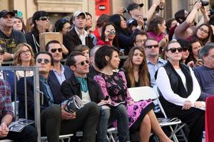 los angeles, 8 de diciembre - orlando bloom, elijah wood, evangeline lilly en la ceremonia del paseo de la fama de peter jackson hollywood en el teatro dolby el 8 de diciembre de 2014 en los angeles, ca foto