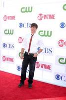 los angeles, 29 de julio - matt lanter llega a la fiesta tca de verano de 2012 de cbs, cw y showtime en el estacionamiento adyacente del hotel beverly hilton el 29 de julio de 2012 en beverly hills, ca foto