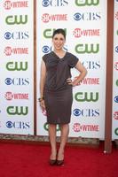 los angeles, 3 de agosto - mayim bialik llegando a la cbs tca summer 2011 all star party en robinson may parking garage el 3 de agosto de 2011 en beverly hills, ca foto