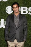 los angeles, 10 de agosto - elyes gabel en cbs, cw, showtime summer 2016 tca party en el pacific design center el 10 de agosto de 2016 en west hollywood, ca foto