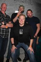 los angeles, 15 de septiembre - derek mears, tyler mane, kane hodder, tim sullivan al frente llega al estreno de chillerama en el cementerio de hollywood forever el 15 de septiembre de 2011 en los angeles, ca foto