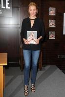 LOS ANGELES, JAN 16 - Cameron Diaz at the Cameron Diaz Signs The Body Book at Barnes and Noble on January 16, 2014 in Los Angeles, CA photo