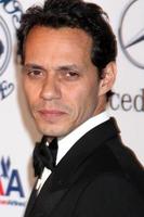 los angeles, oct 23 - marc anthony llega al carrusel de la bola de la esperanza 2010 en beverly hilton hotel el 23 de octubre de 2010 en beverly hills, ca foto