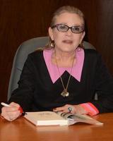 los angeles, 28 de noviembre - carrie fisher en la firma de libros para el diario de la princesa en barnes and noble el 28 de noviembre de 2016 en los angeles, ca foto