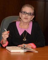 los angeles, 28 de noviembre - carrie fisher en la firma de libros para el diario de la princesa en barnes and noble el 28 de noviembre de 2016 en los angeles, ca foto