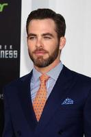 los angeles, 14 de mayo - chris pine llega al estreno de star trek into dark los angeles en el dolby theater el 14 de mayo de 2013 en los angeles, ca foto