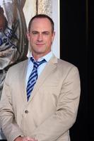 los angeles, 9 de abril - christopher meloni llega al estreno de 42 en el teatro chino el 9 de abril de 2013 en los angeles, ca foto