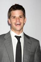 Los Ángeles, 21 de septiembre: Max Carver llega a la fiesta de lanzamiento de la última temporada de las amas de casa desesperadas en Wisteria Lane, Universal Studios el 21 de septiembre de 2011 en Los Ángeles, California. foto